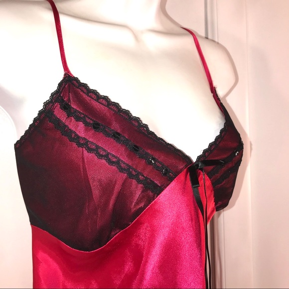 Vintage Red Rose and Black Lace, Size L - Picture 3 of 10